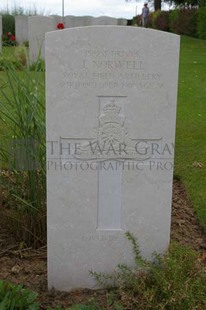 Le Cateau Military Cemetery - NORWELL, JOHN